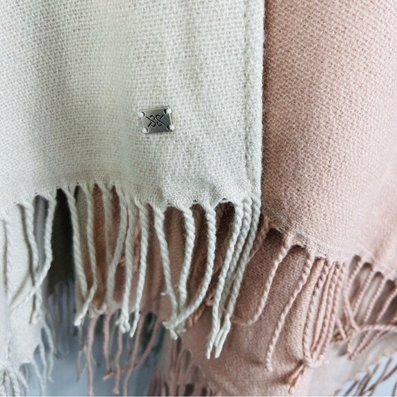 Soia & Kyo Mirel Fringe Scarfigan Shawl Wrap Poncho Cardigan OS NWT - Picture 15 of 16